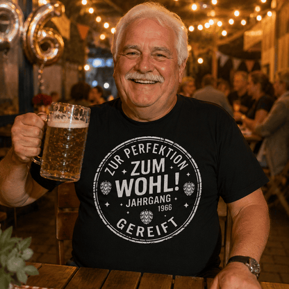 Zum Wohl! Geburtstag T-Shirt — Jahrgang 1966 -T-ShirtBull