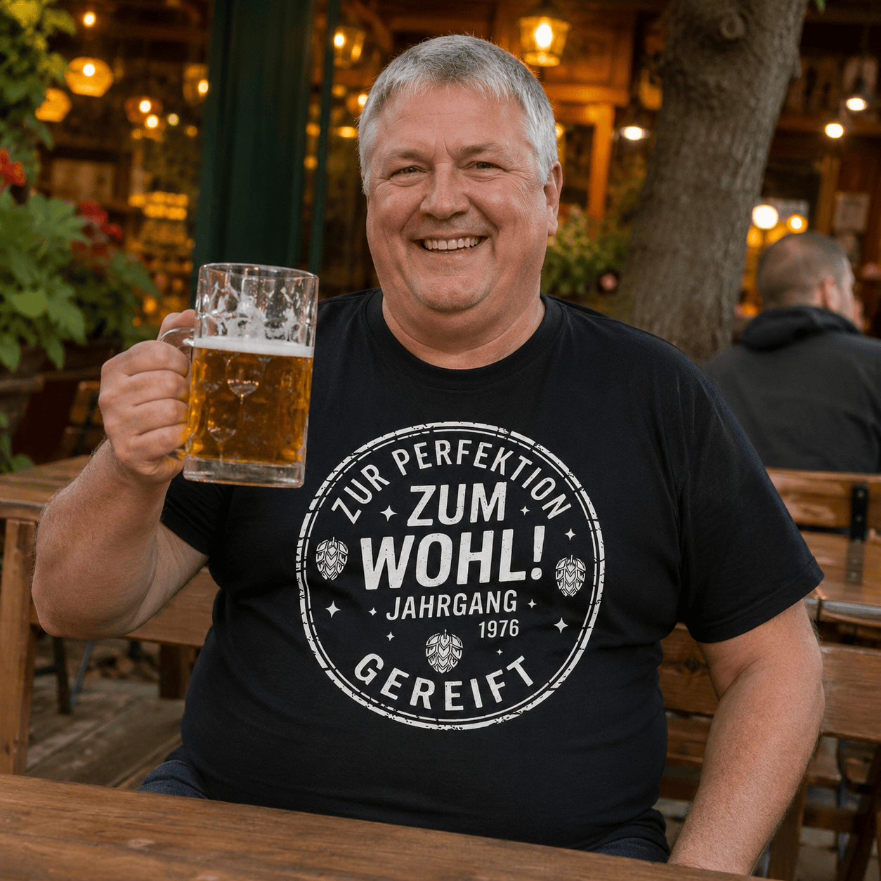 Zum Wohl! Geburtstag T-Shirt — Jahrgang 1976 -T-ShirtBull