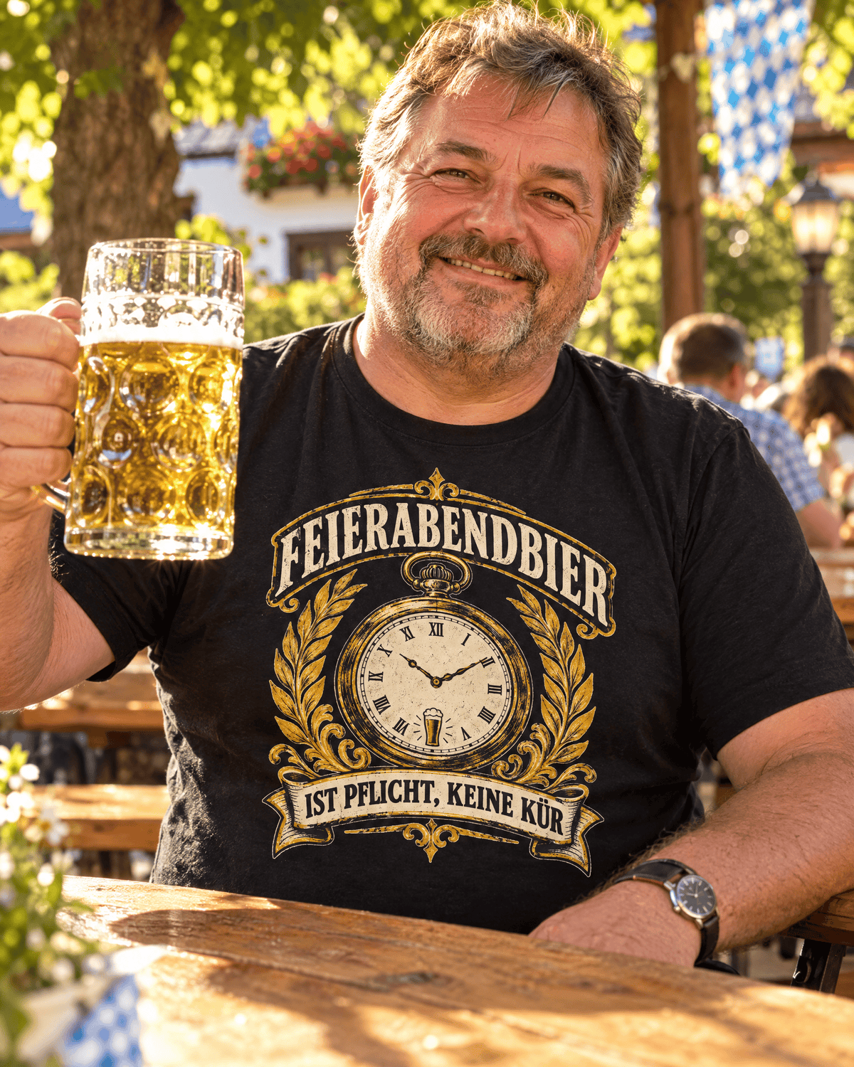 Feierabendbier Pflicht Bier T-Shirt -T-ShirtBull