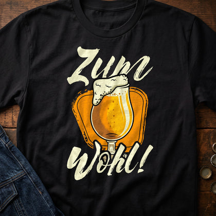 Zum Wohl Bier T-Shirt - Flatlay - T-ShirtBull