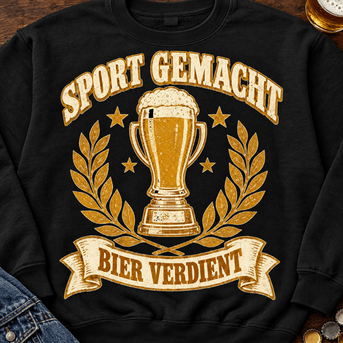 Sport Gemacht Bier Verdient Sweatshirt Styled Flatlay