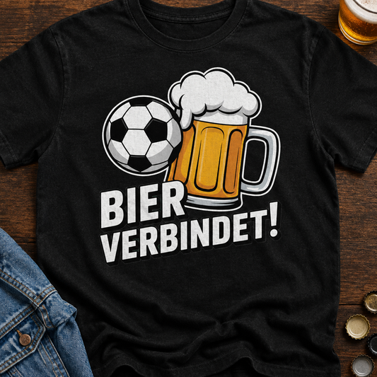 Fussball Bier T-Shirt - Flatlay - T-ShirtBull