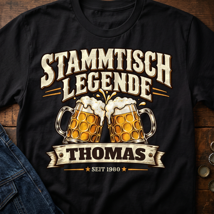 Stammtisch Legende T-Shirt personalisiert - Flatlay - T-ShirtBull
