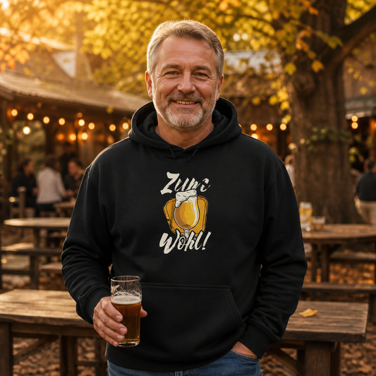 Zum Wohl Hoodie Lifestyle im Biergarten
